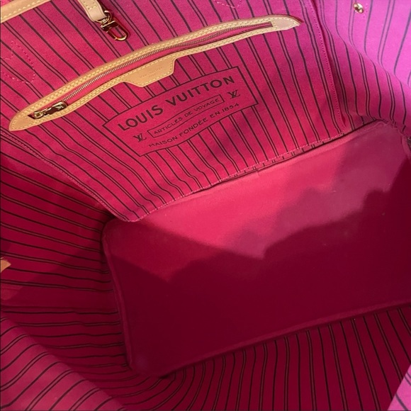 Louis Vuitton Neverfull GM - Picture 8 of 16